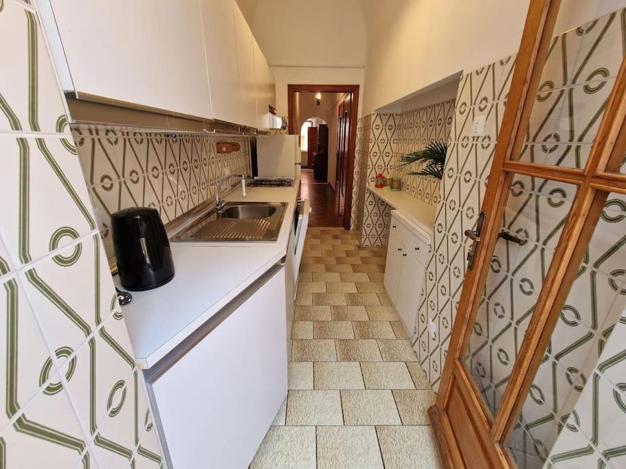 Silver Sands Finale Ligure - Traditional Apartment - 4 Beds & Terrace By The Beach Exterior foto