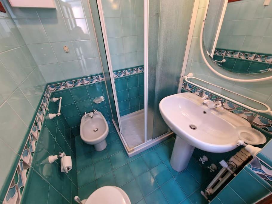 Silver Sands Finale Ligure - Traditional Apartment - 4 Beds & Terrace By The Beach Exterior foto