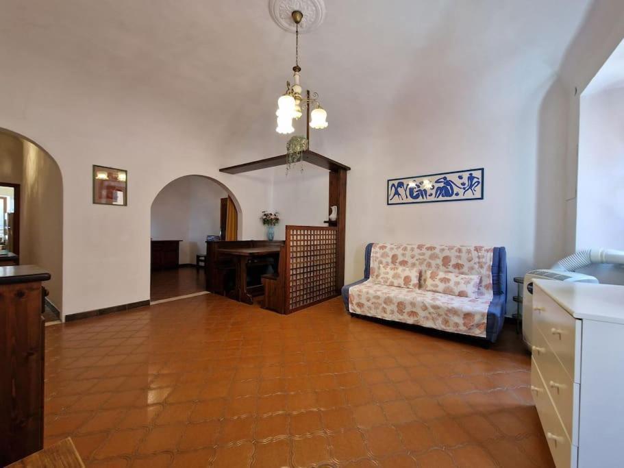 Silver Sands Finale Ligure - Traditional Apartment - 4 Beds & Terrace By The Beach Exterior foto