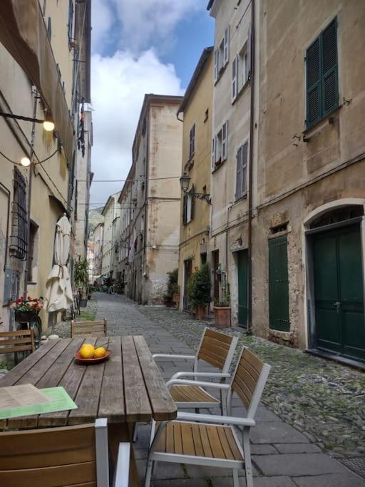 Silver Sands Finale Ligure - Traditional Apartment - 4 Beds & Terrace By The Beach Exterior foto